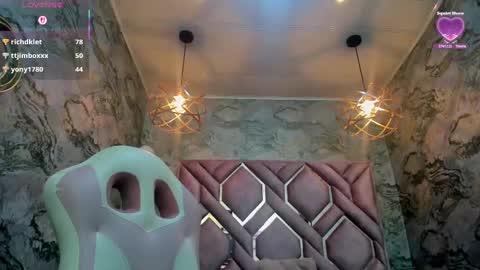 Snapshot of neffertiry_ebonny chatting on 28, 9, 2025 Nefer online show from 28, 9, 2025