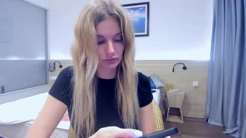 Snapshot of neighbours_love chatting on 13, 12, 2024 neighbours_love online show from 13, 12, 2024