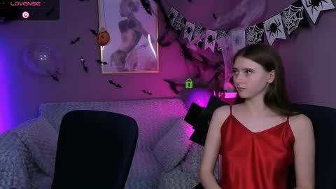 Snapshot of nekky_mouse chatting on 23, 10, 2025 Meow online show from 23, 10, 2025