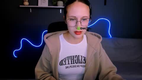Snapshot of nelly_storm chatting on 24, 9, 2025 nelly_storm online show from 24, 9, 2025