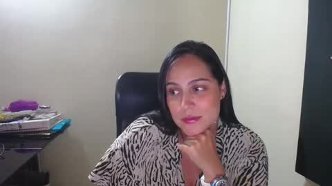 kelly lopez online show from 4, 3, 2025