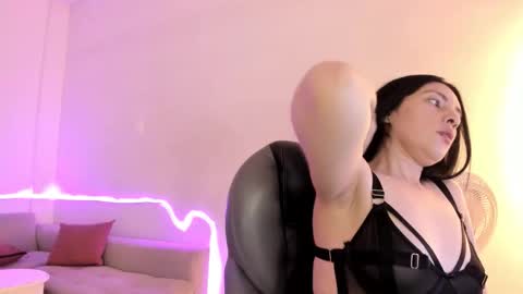 Sarah  online show from 9, 11, 2025