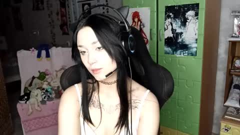 Snapshot of neomadurante chatting on 28, 9, 2025 Mia online show from 28, 9, 2025