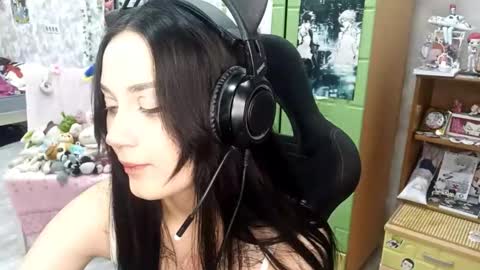 Snapshot of neomadurante chatting on 3, 10, 2025 Mia online show from 3, 10, 2025