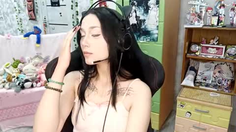 Snapshot of neomadurante chatting on 6, 10, 2025 Mia online show from 6, 10, 2025