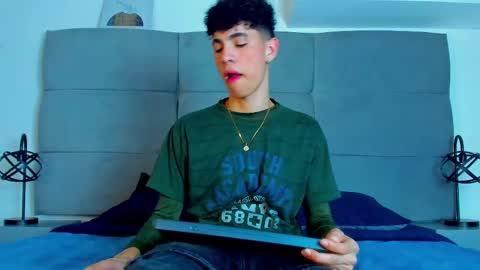  NeoRaptis  jhonatan  online show from 12, 3, 2025