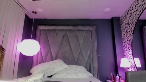 Nessa fox online show from 10, 9, 2025