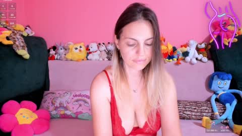 Snapshot of new_sexyiass chatting on 10, 12, 2024 silvia online show from 10, 12, 2024