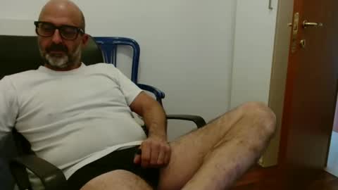 Snapshot of new_simi_74 chatting on 18, 10, 2025 simi online show from 18, 10, 2025