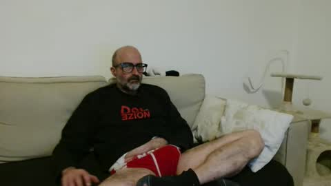 Snapshot of new_simi_74 chatting on 22, 11, 2025 simi online show from 22, 11, 2025