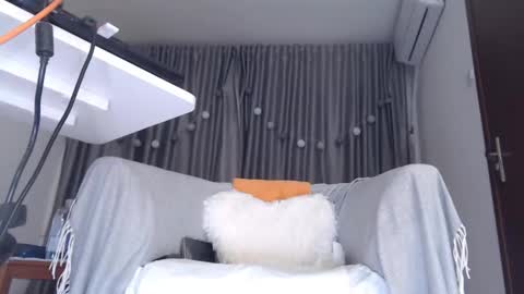 Snapshot of newamore chatting on 12, 11, 2025 Im Ana ntmu...Please dontt forget to give thump up and follow me kiss online show from 12, 11, 2025