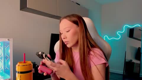 Mina online show from 19, 3, 2026