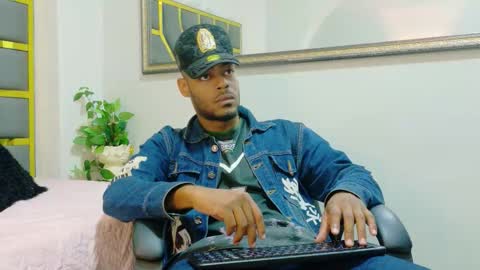 Snapshot of neytanmalcon chatting on 19, 11, 2025 neytanmalcon online show from 19, 11, 2025