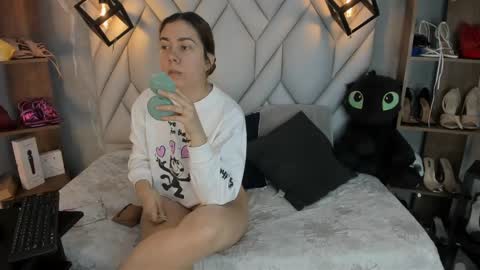 Milena online show from 11, 3, 2025