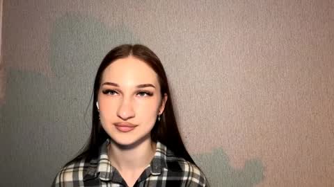 Snapshot of nganlyerly chatting on 8, 4, 2026 Kate Ng online show from 8, 4, 2026