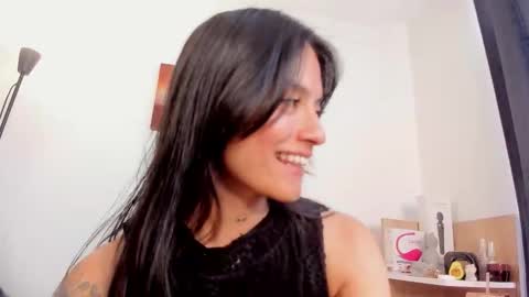 laura  online show from 10, 11, 2025