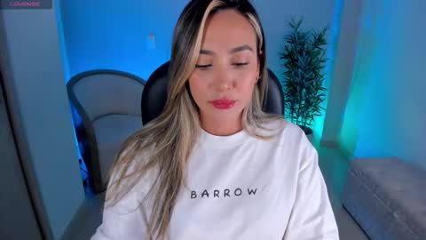 Nia  online show from 9, 10, 2025