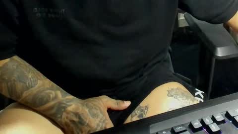 Snapshot of nicepussyandcock chatting on 12, 10, 2025 Camila And Steeven online show from 12, 10, 2025