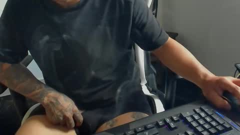 Snapshot of nicepussyandcock chatting on 20, 10, 2025 Camila And Steeven online show from 20, 10, 2025