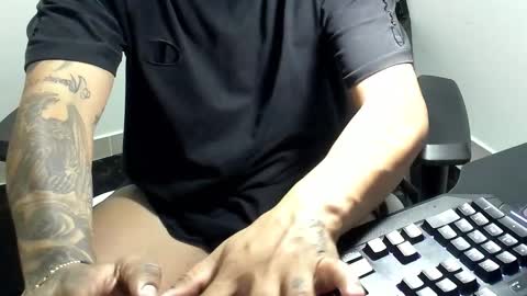 Snapshot of nicepussyandcock chatting on 14, 11, 2025 Camila And Steeven online show from 14, 11, 2025