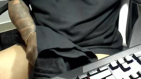 Snapshot of nicepussyandcock chatting on 15, 11, 2025 Camila And Steeven online show from 15, 11, 2025