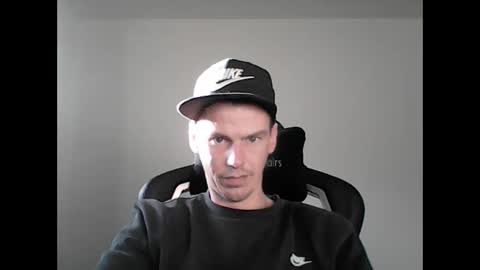 Snapshot of nicerdude32 chatting on 23, 11, 2025 Nicerdude online show from 23, 11, 2025