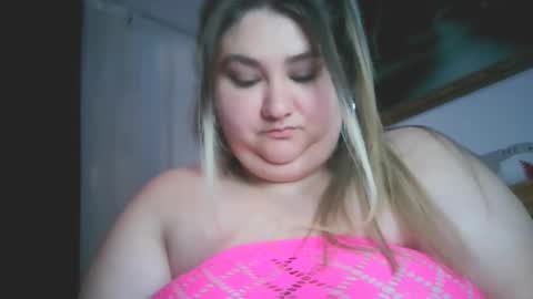 Snapshot of nicholle chatting on 8, 2, 2025 Nicholle online show from 8, 2, 2025