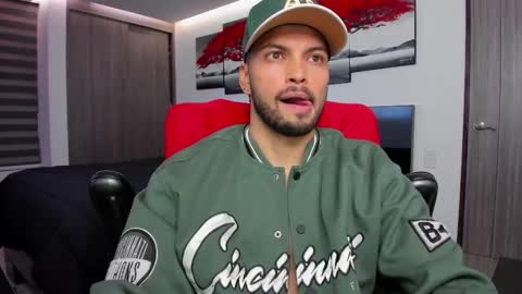 Snapshot of nick_klaus chatting on 6, 11, 2025 Nick Klaus online show from 6, 11, 2025