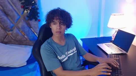 Snapshot of nickolas_moon chatting on 28, 12, 2024 Nickolas Muoz online show from 28, 12, 2024
