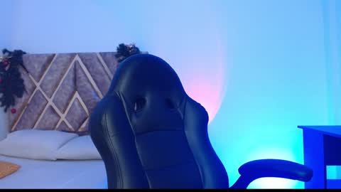 Snapshot of nickolas_moon chatting on 5, 1, 2025 Nickolas Muoz online show from 5, 1, 2025