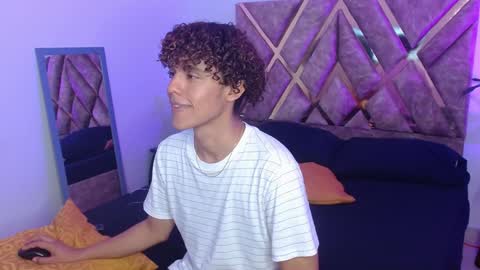 Snapshot of nickolas_moon chatting on 2, 2, 2025 Nickolas Muoz online show from 2, 2, 2025