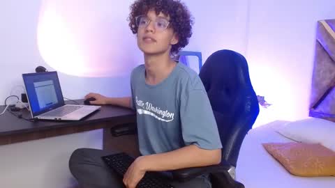 Snapshot of nickolas_moon chatting on 14, 2, 2025 Nickolas Muoz online show from 14, 2, 2025