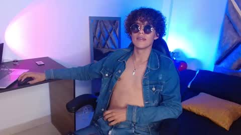 Snapshot of nickolas_moon chatting on 21, 2, 2025 Nickolas Muoz online show from 21, 2, 2025