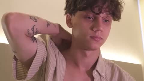 Snapshot of nicky_neal chatting on 23, 10, 2025 Nicky Neal online show from 23, 10, 2025