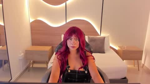 Snapshot of nicky_peyton chatting on 4, 11, 2025 Nicky online show from 4, 11, 2025