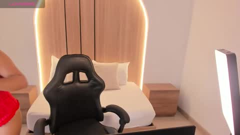 Snapshot of nicky_peyton chatting on 6, 11, 2025 Nicky online show from 6, 11, 2025