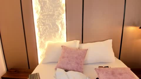 Snapshot of nicky_peyton chatting on 20, 11, 2025 Nicky online show from 20, 11, 2025