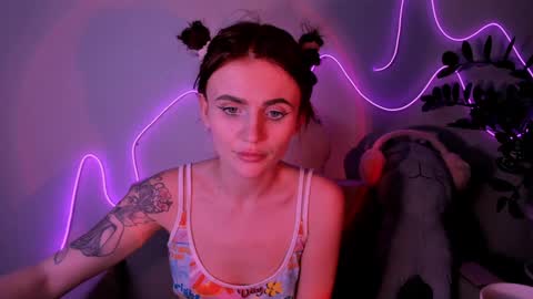 Snapshot of nicky_weekends chatting on 2, 12, 2024 Nicky Weekends online show from 2, 12, 2024