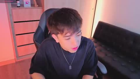 Snapshot of nicoisonline chatting on 4, 11, 2025 Nicolas online show from 4, 11, 2025