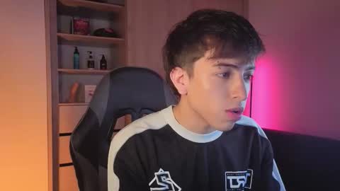 Snapshot of nicoisonline chatting on 11, 11, 2025 Nicolas online show from 11, 11, 2025