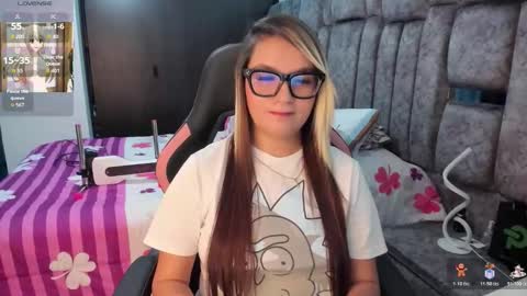 Snapshot of nicol_080 chatting on 26, 11, 2025 YuliEM online show from 26, 11, 2025