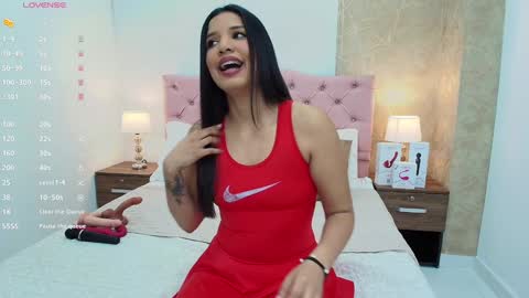 Nicol Alvarez online show from 12, 1, 2025
