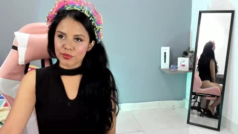 Nicol sanchez online show from 3, 1, 2025