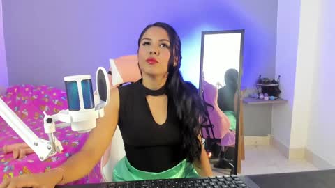Nicol sanchez online show from 9, 2, 2025