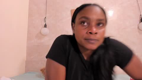 Nicol Villa online show from 25, 1, 2025