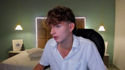 Snapshot of nicolasferrer18 chatting on 20, 11, 2025 nicolasferrer18 online show from 20, 11, 2025