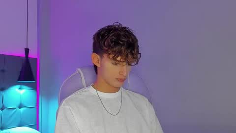 Snapshot of nicolasferrer18 chatting on 4, 12, 2025 nicolasferrer18 online show from 4, 12, 2025