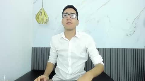 nicolasfine online show from 9, 1, 2026