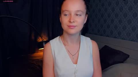 Nicoletta online show from 13, 9, 2025