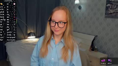 Snapshot of nicolavanderbie chatting on 15, 10, 2025 Nicoletta online show from 15, 10, 2025
